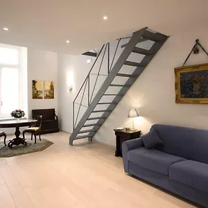 Aparthotel Palazzo D'auria, Neapel